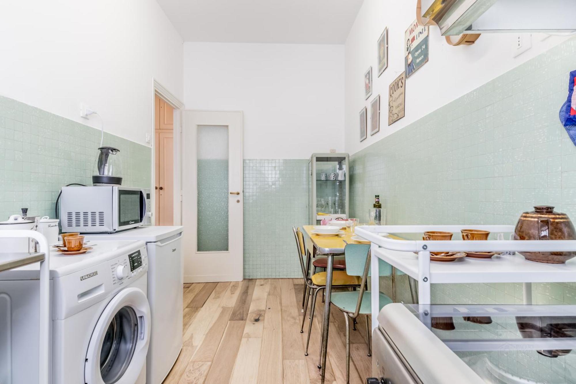 Retro Design Flat Near Vaticano